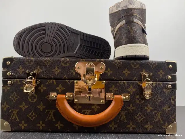 Reps LUCY x Air Jordan OFF-WHITE 1 LV 0611